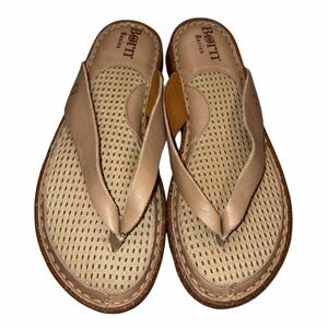 NEW Born Taupe Leather Bora Cushioned Thong Flip Flop Sandals Shoes size 8 39
